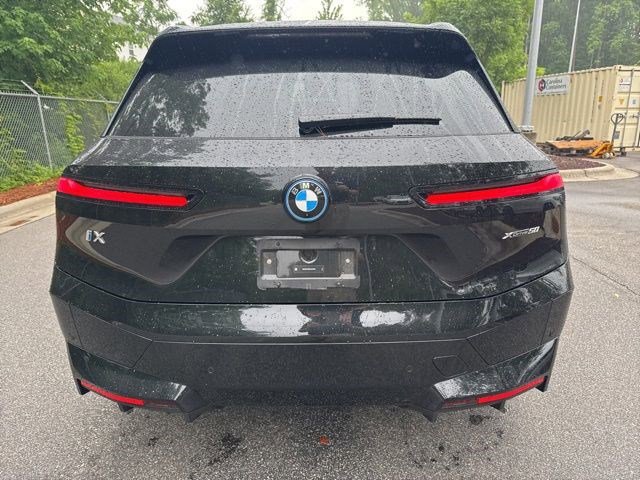 Certified 2025 BMW iX xDrive50 w/ Premium Package AWD/4WD image 11