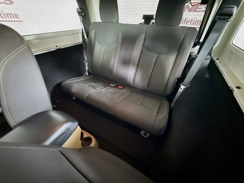 Used 2014 Jeep Wrangler Rubicon w/ Power Convenience Group image 26