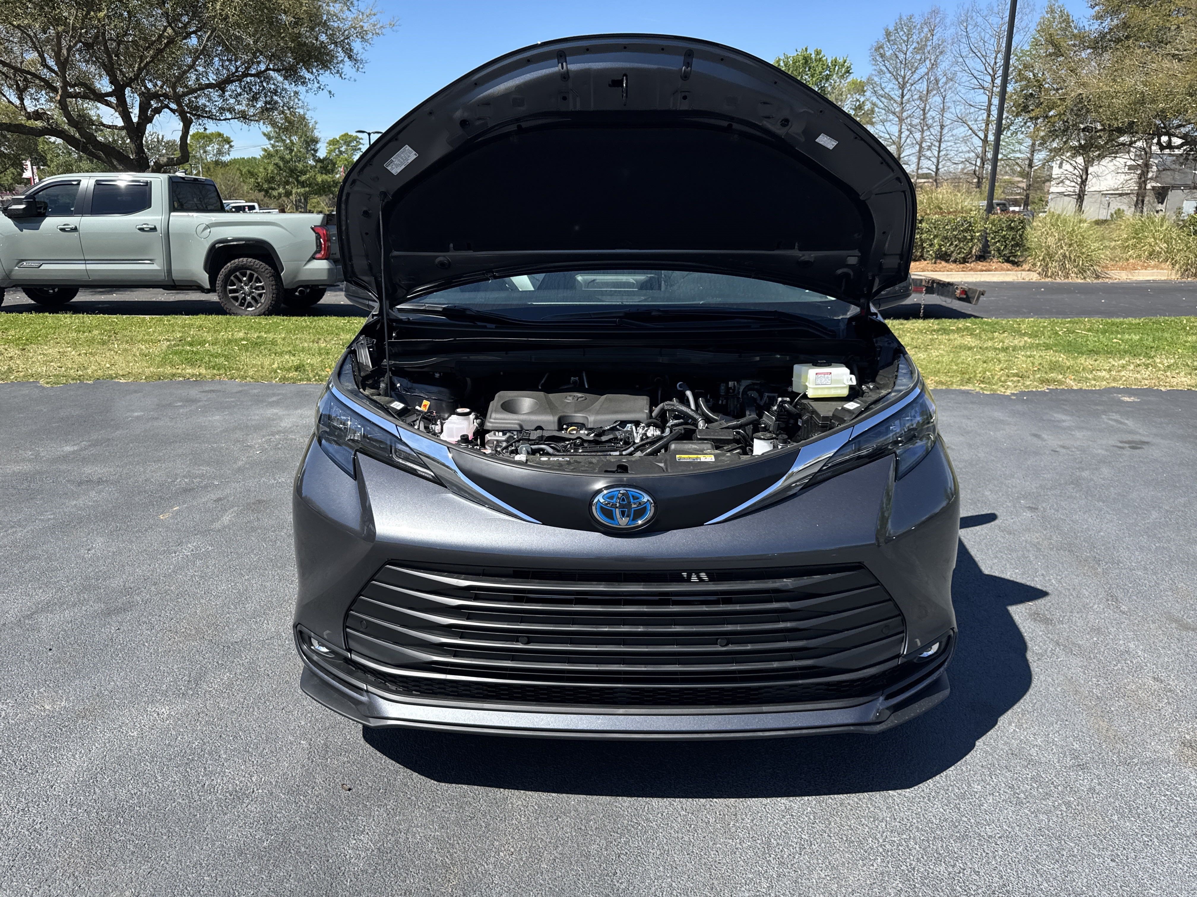 New 2025 Toyota Sienna XLE FWD image 42