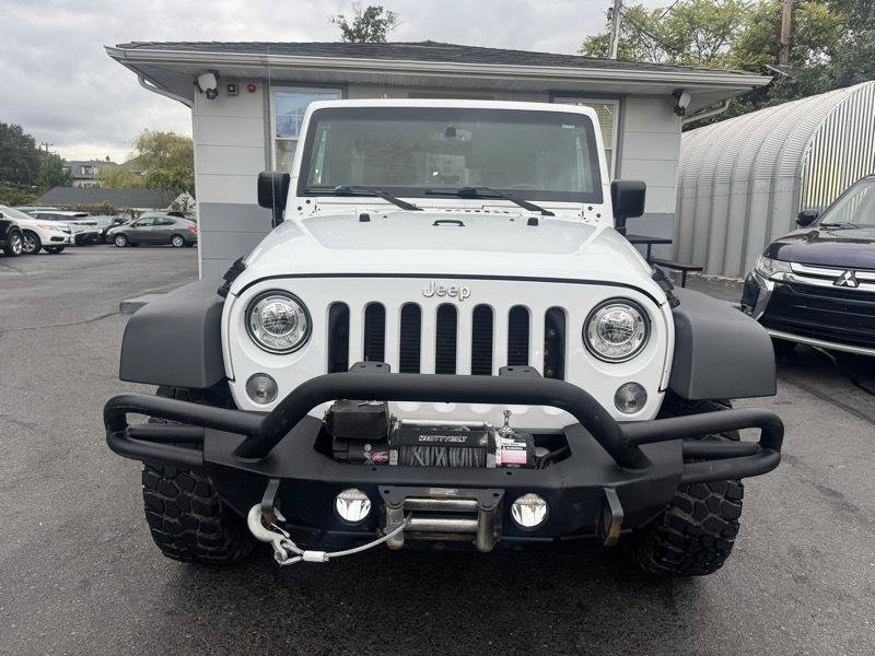 Used 2018 Jeep Wrangler Unlimited Rubicon w/ Connectivity Group AWD/4WD image 2