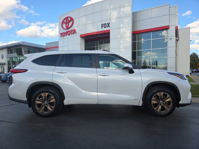 Used 2023 Toyota Highlander Bronze Edition AWD/4WD image 8