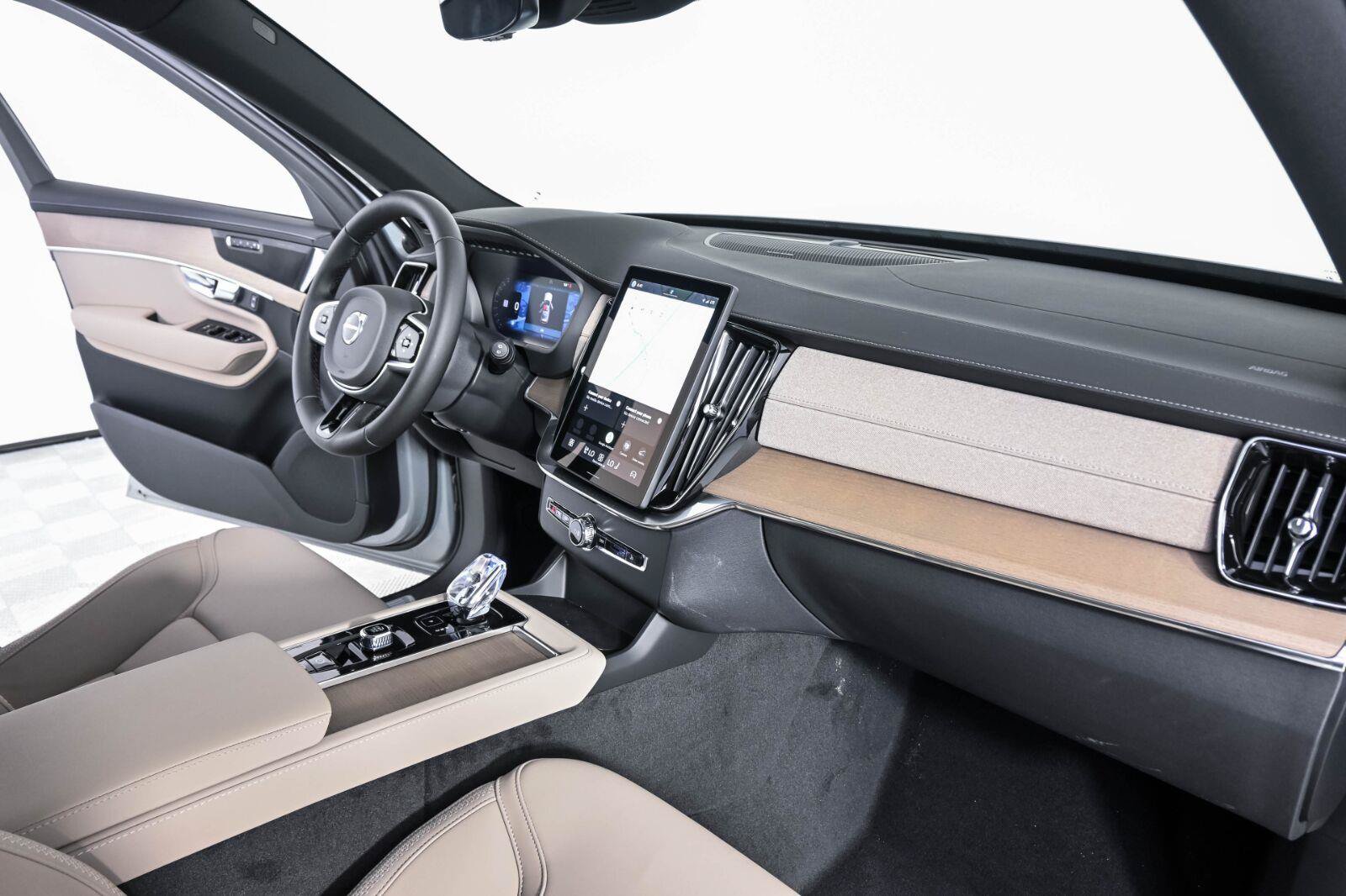 New 2026 Volvo XC90 B6 Plus w/ Protection Package Premier AWD/4WD image 23