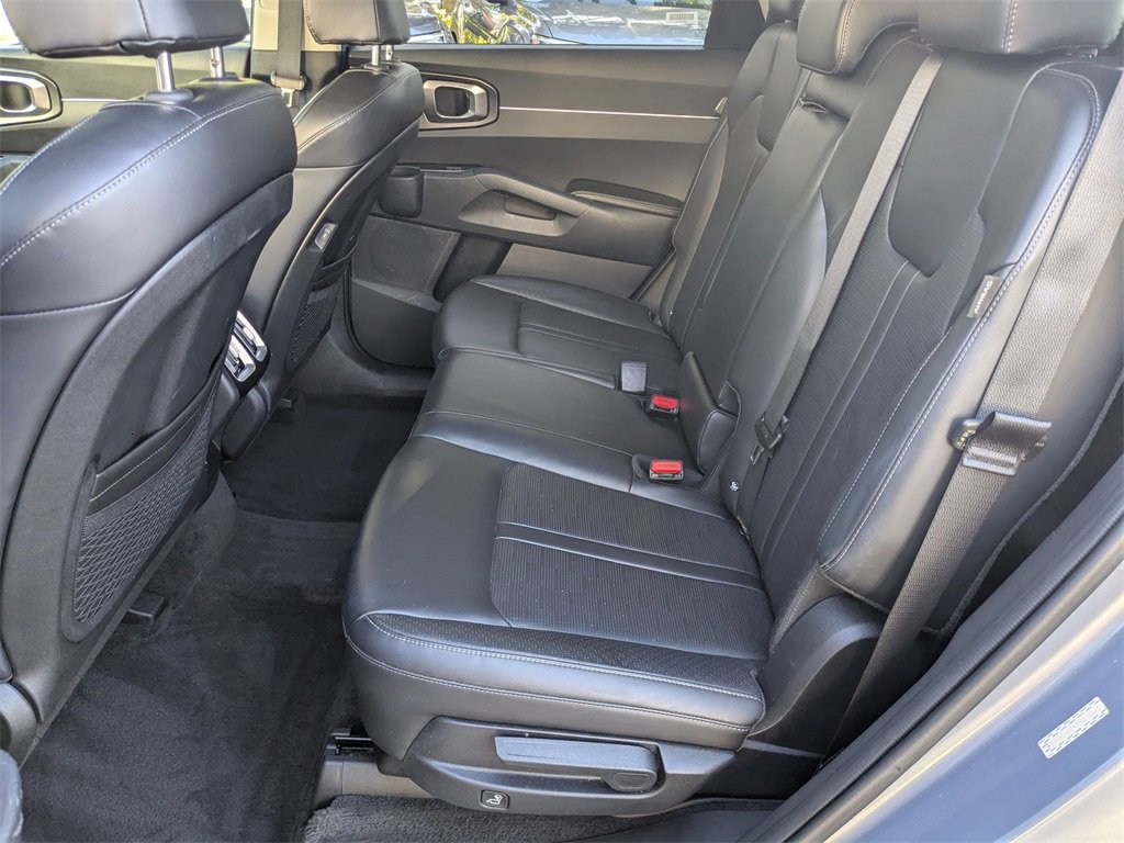 Used 2024 Kia Sorento S image 22