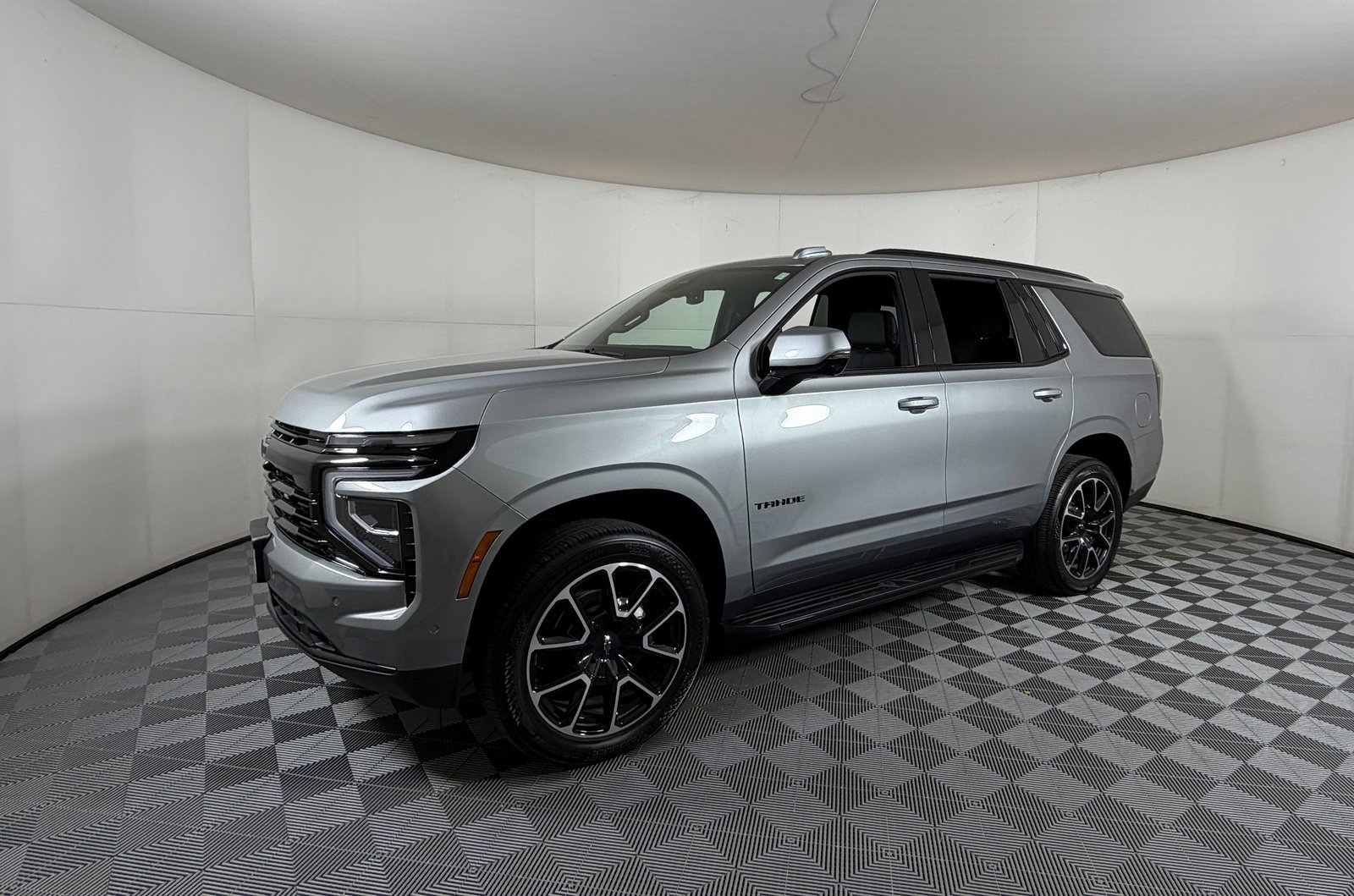 Used 2025 Chevrolet Tahoe RST w/ Comfort Package image 2