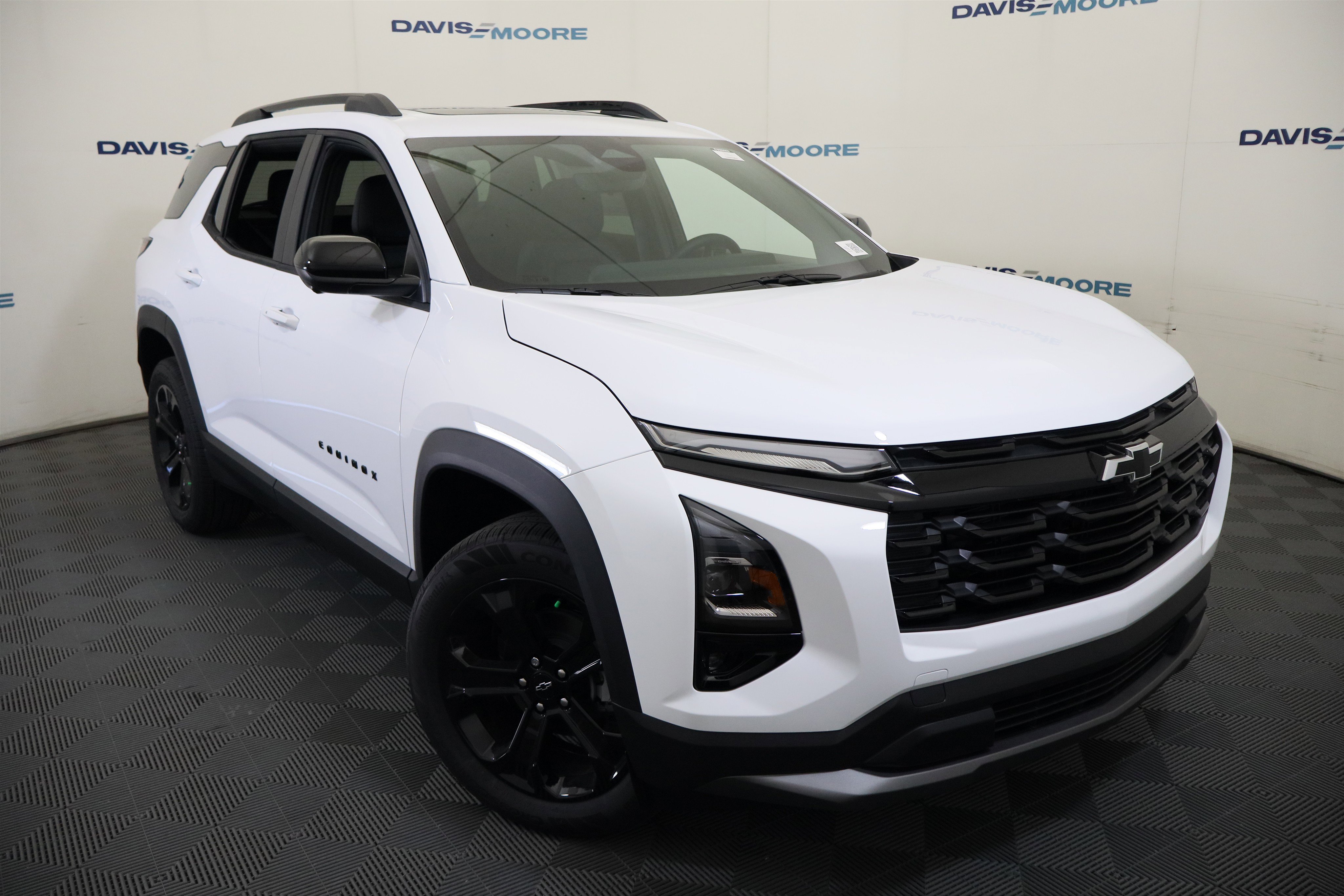 New 2026 Chevrolet Equinox LT w/ Convenience Package II AWD/4WD image 2