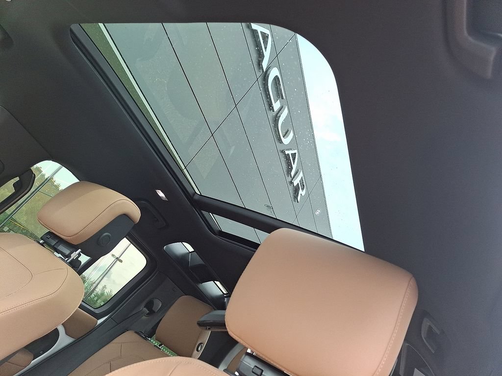 New 2026 Land Rover Defender 110 X-Dynamic SE AWD/4WD image 10