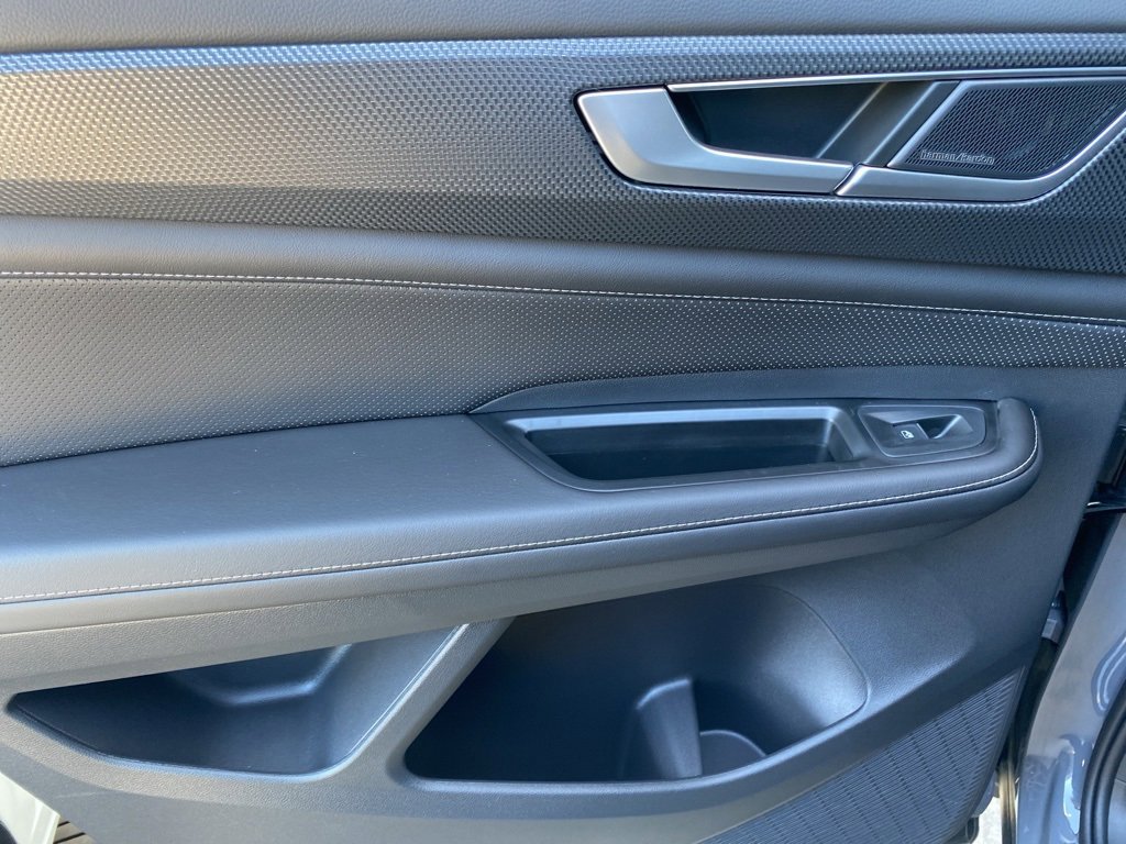 New 2025 Volkswagen Atlas Cross Sport SEL Premium R-Line image 29
