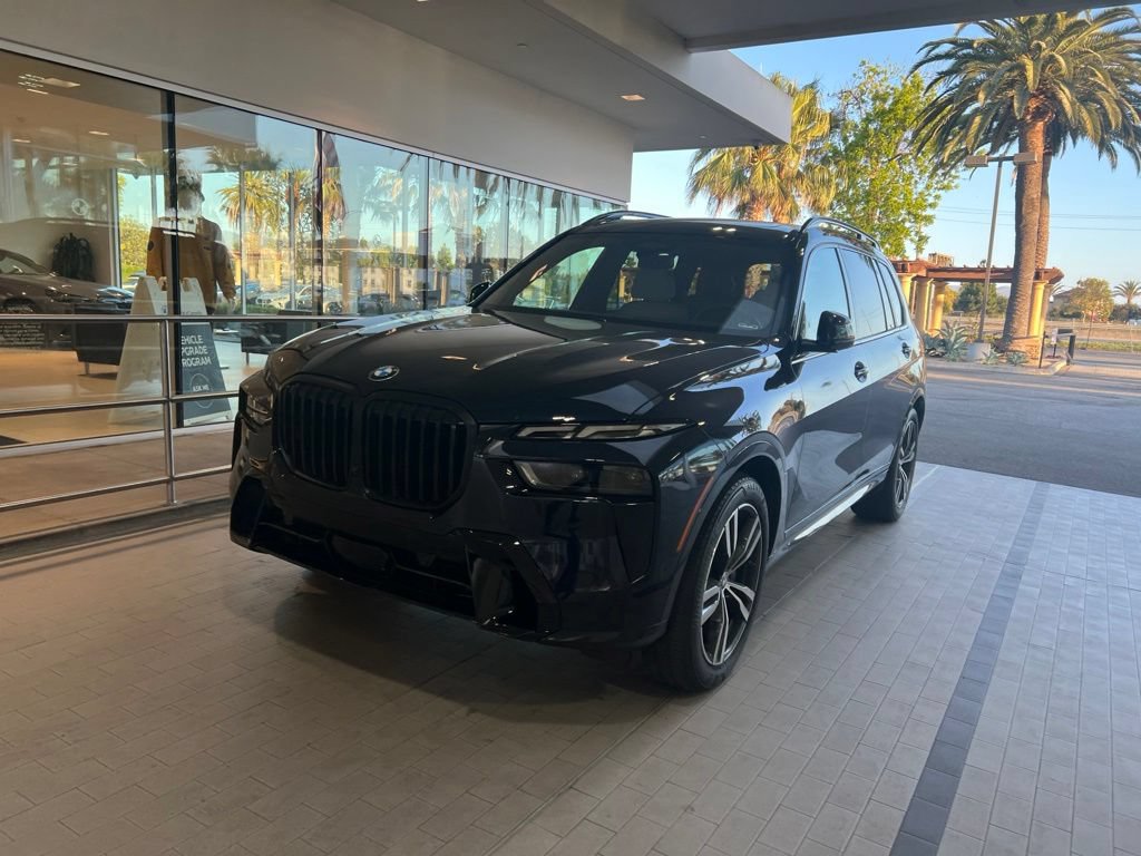 Certified 2025 BMW X7 xDrive40i w/ Executive Package AWD/4WD image 3