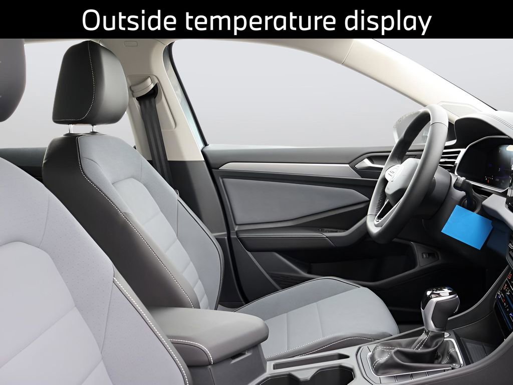 Used 2025 Volkswagen Jetta SE image 12