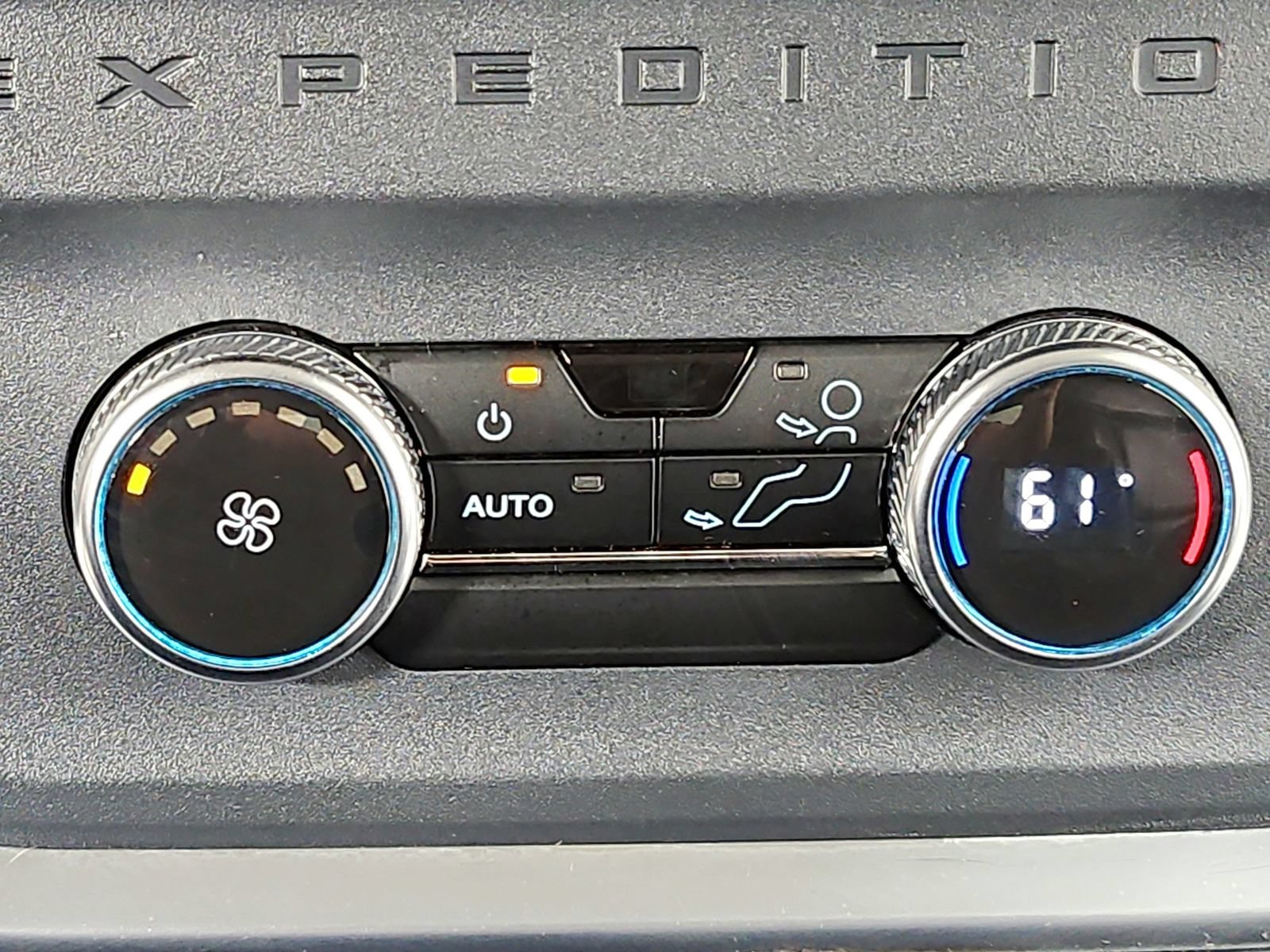 Used 2025 Ford Expedition Active AWD/4WD image 46