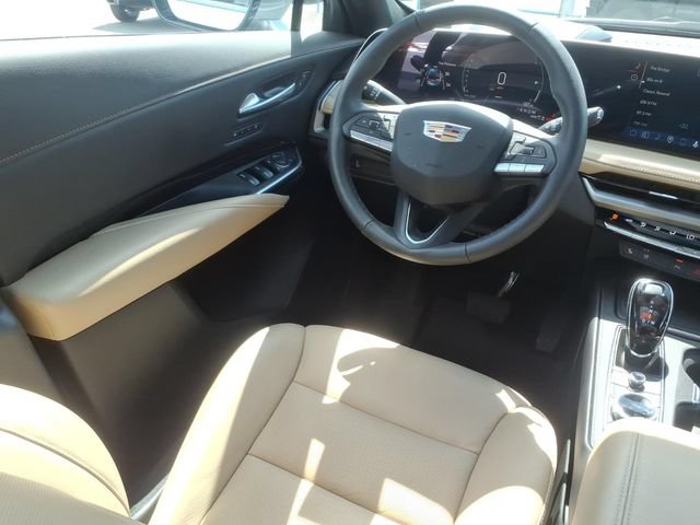 Used 2025 Cadillac XT4 Premium Luxury w/ Technology Package AWD/4WD image 14