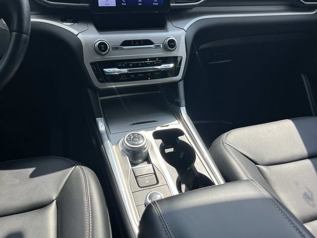 Used 2023 Ford Explorer XLT w/ Equipment Group 202A AWD/4WD image 18
