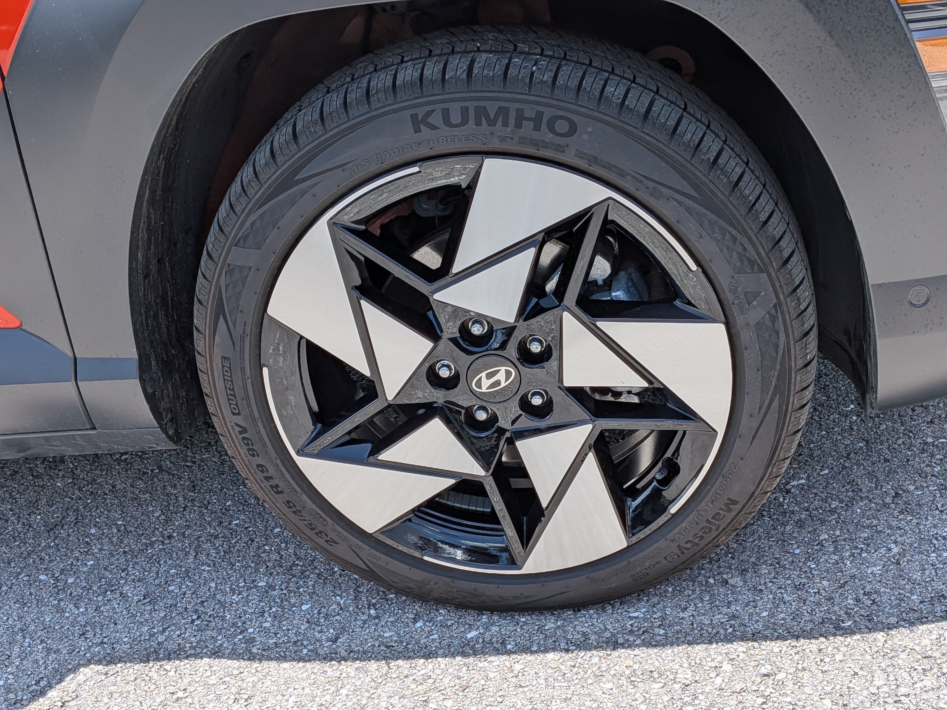 Used 2025 Hyundai Kona Limited FWD image 9