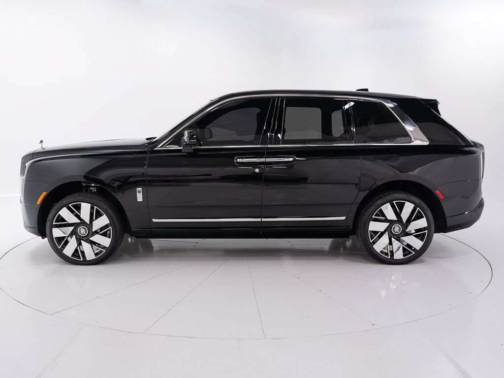 Certified 2026 Rolls-Royce Cullinan w/ Interior Detailing Package AWD/4WD image 2