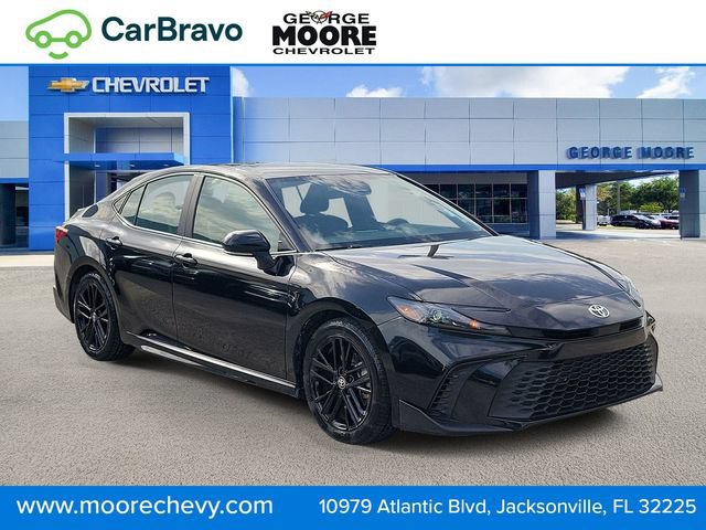 Used 2025 Toyota Camry SE FWD image 1