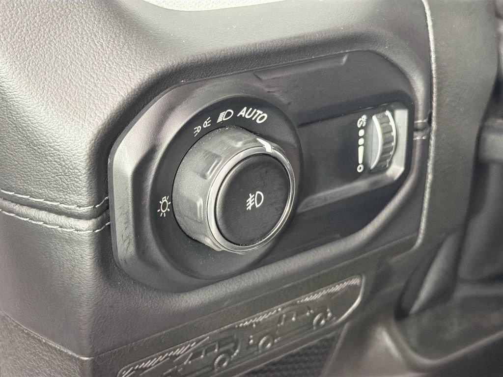 Used 2024 Jeep Wrangler Unlimited Sahara AWD/4WD image 10