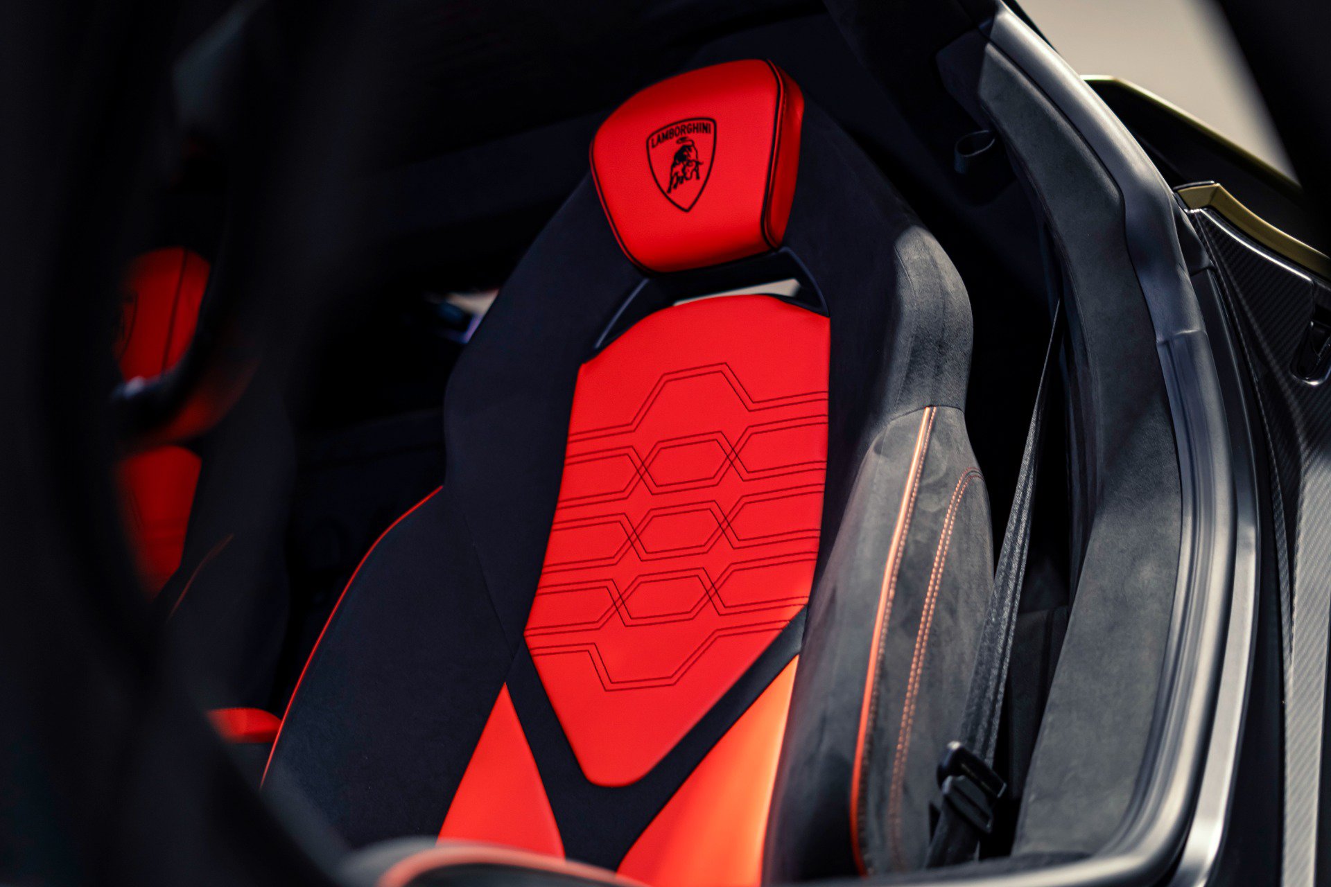 Used 2025 Lamborghini Revuelto AWD/4WD image 22