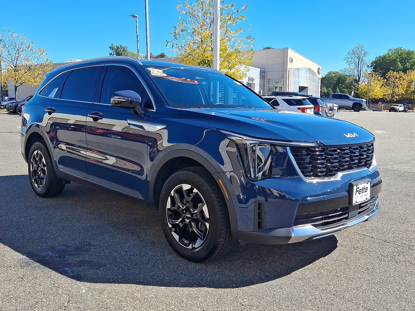 Used 2025 Kia Sorento S image 3