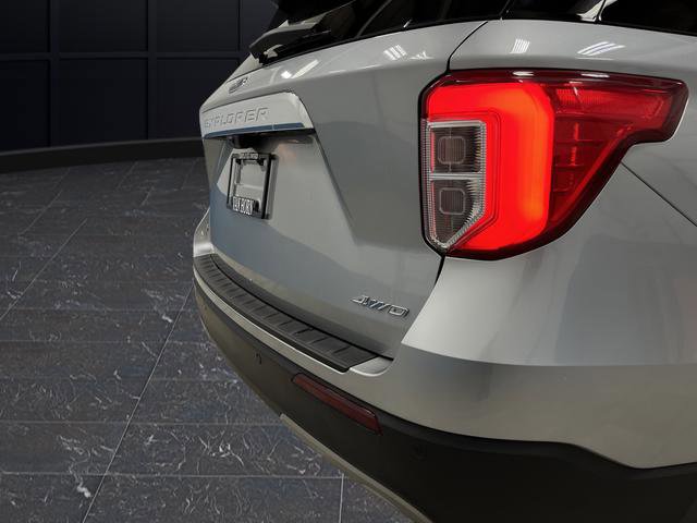 Used 2023 Ford Explorer XLT AWD/4WD image 33