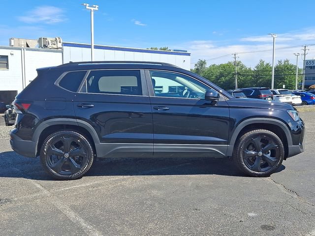Certified 2026 Volkswagen Taos SE AWD/4WD image 7