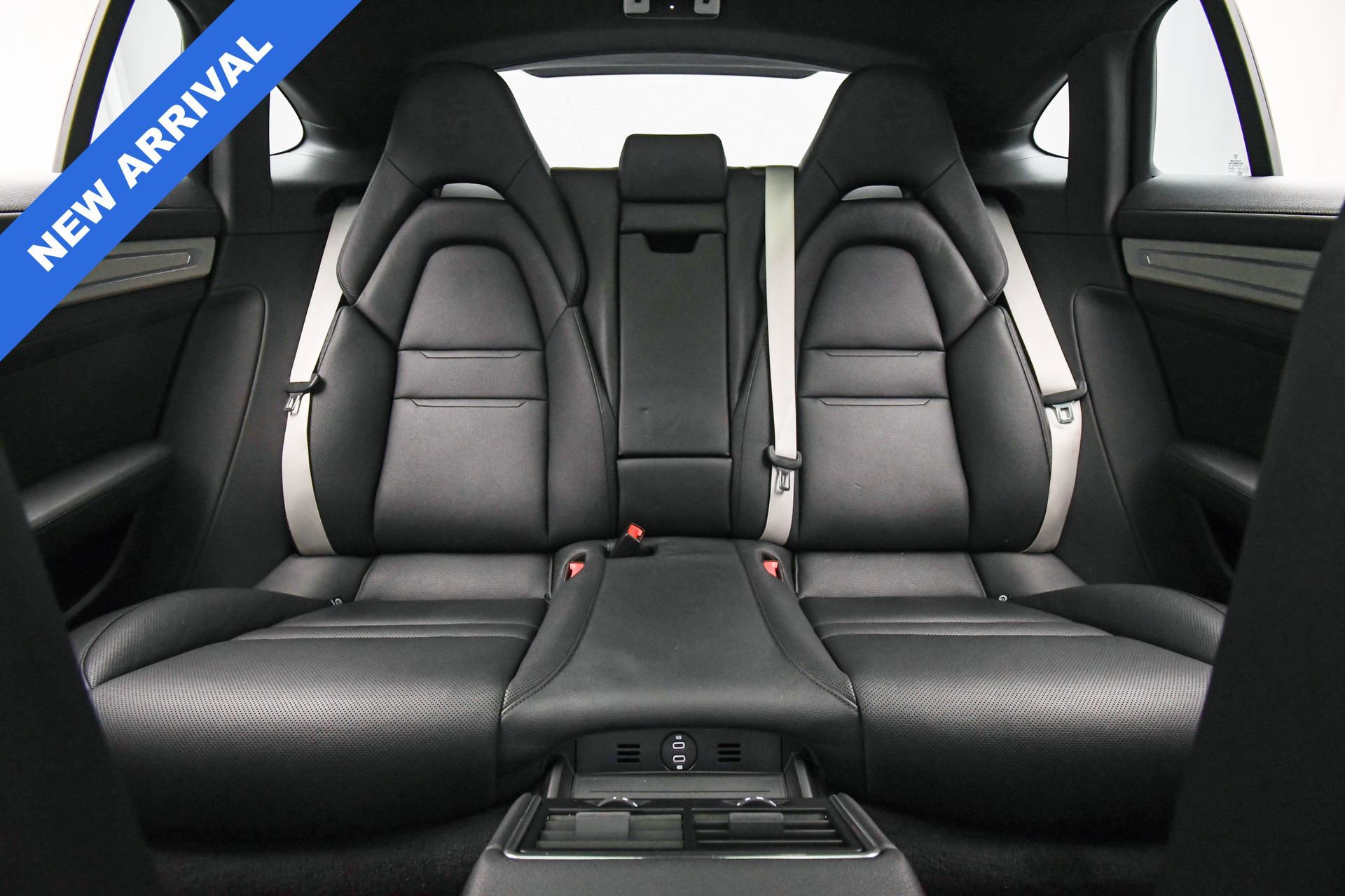 Used 2022 Porsche Panamera Platinum Edition image 18