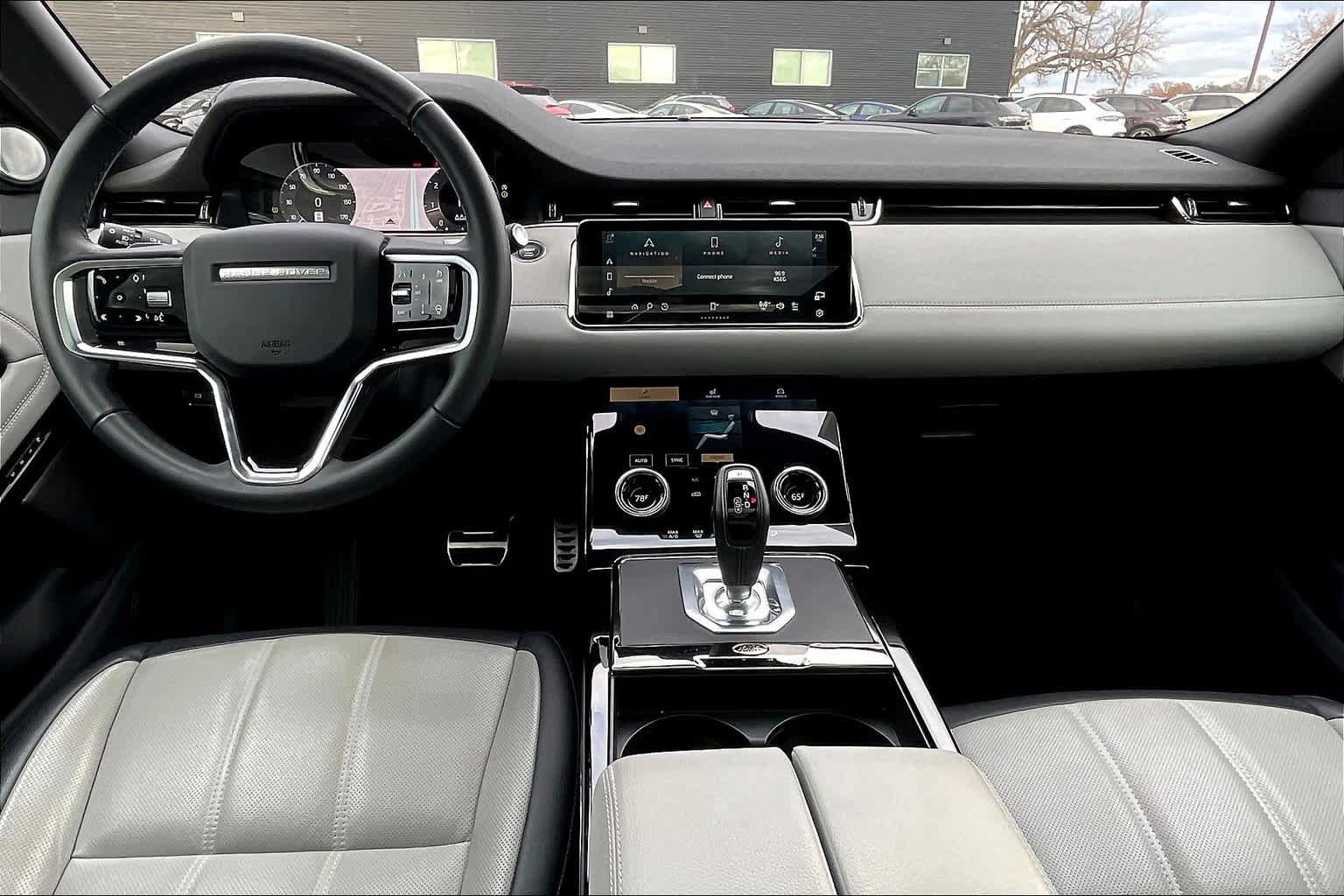 Used 2023 Land Rover Range Rover Evoque R-Dynamic SE AWD/4WD image 14