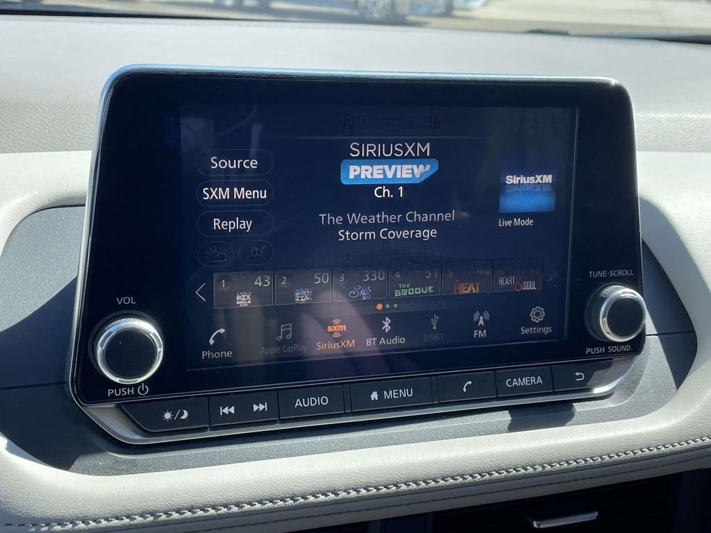 Used 2023 Nissan Rogue SV image 25