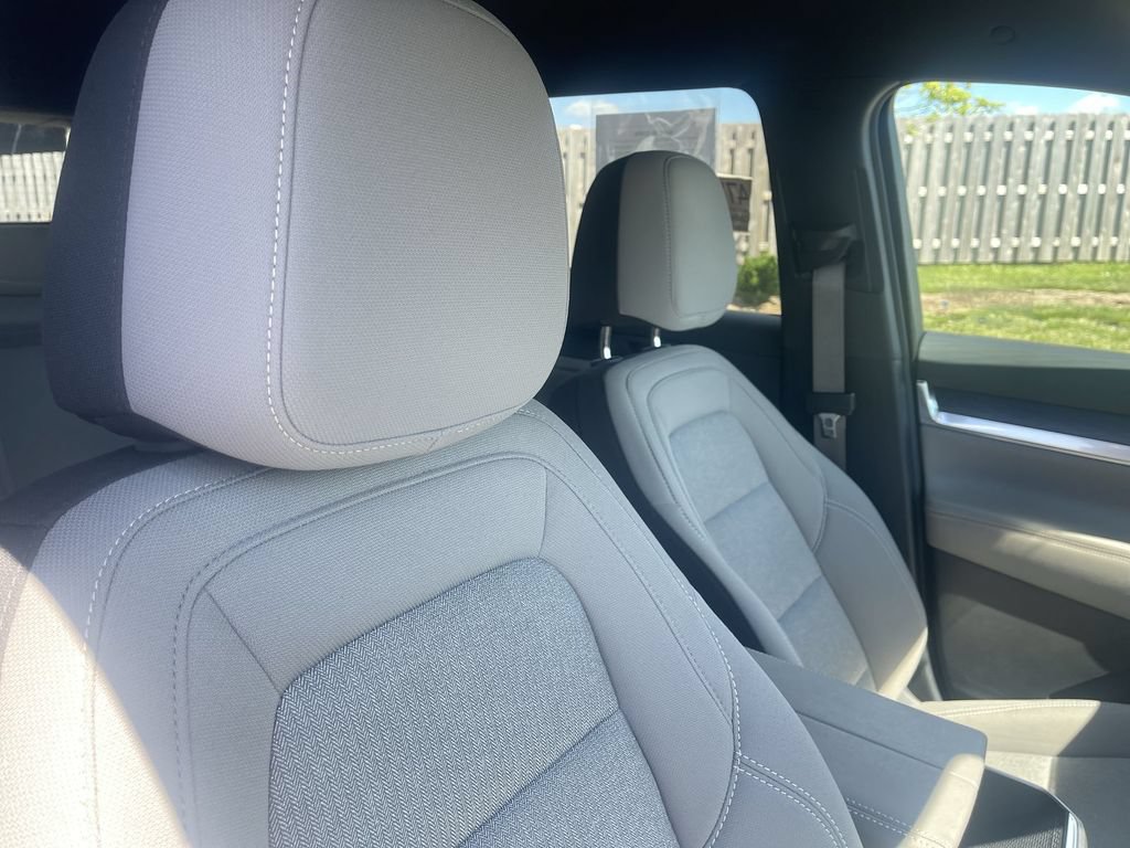 Used 2025 GMC Terrain Elevation AWD/4WD image 37