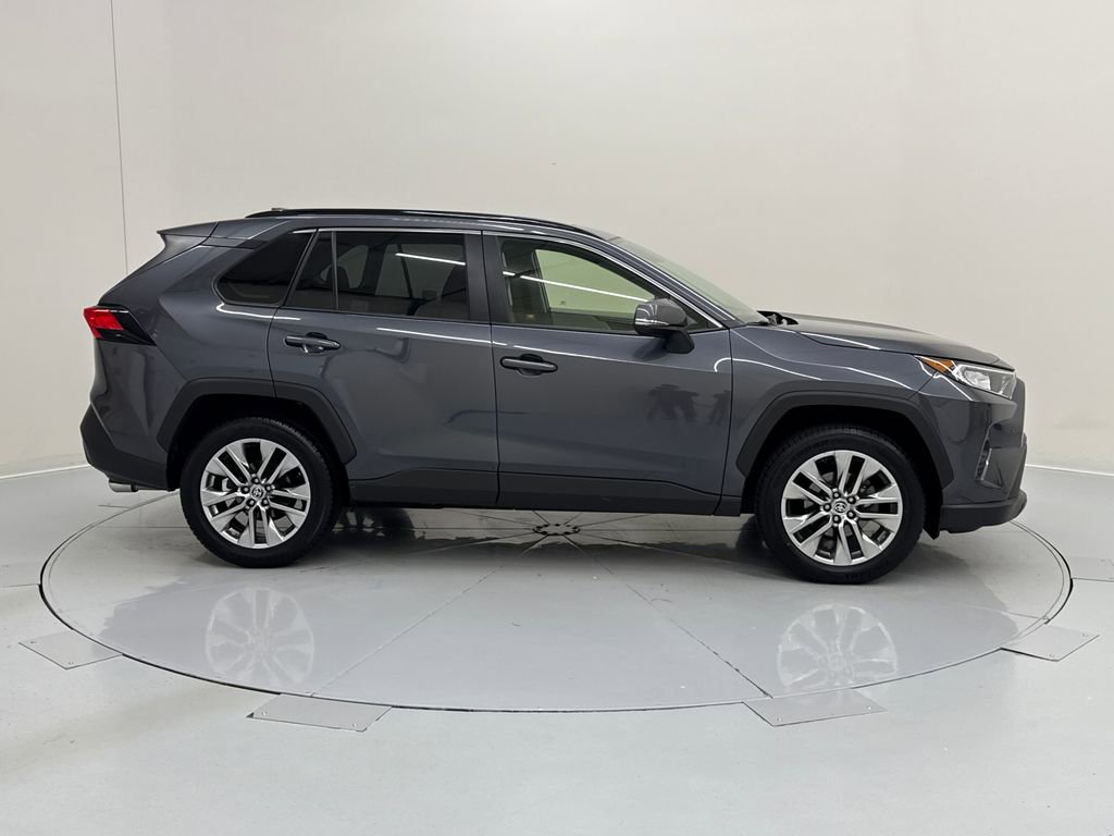 Used 2020 Toyota RAV4 XLE Premium image 7