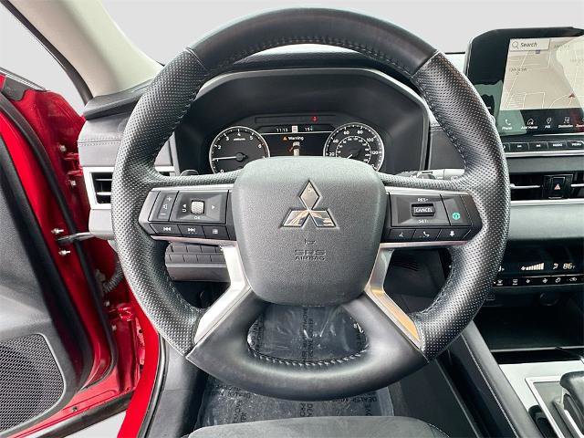 Used 2023 Mitsubishi Outlander SE image 10