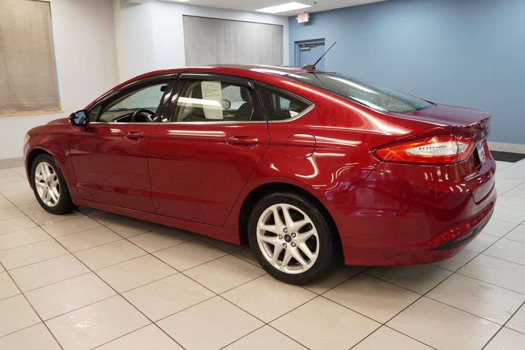 Used 2016 Ford Fusion SE FWD image 7