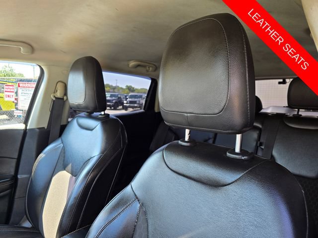 Used 2021 Jeep Compass Latitude w/ Mopar Graphics Package AWD/4WD image 6