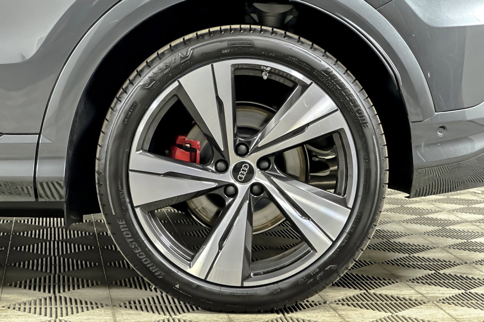 New 2025 Audi SQ5 Premium Plus image 23