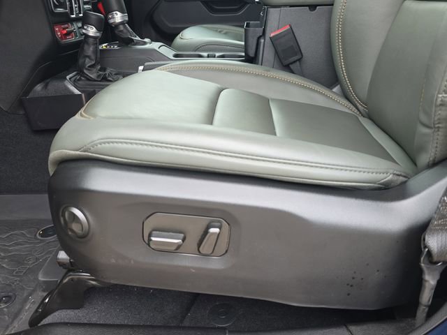 Used 2025 Jeep Gladiator Mojave image 28