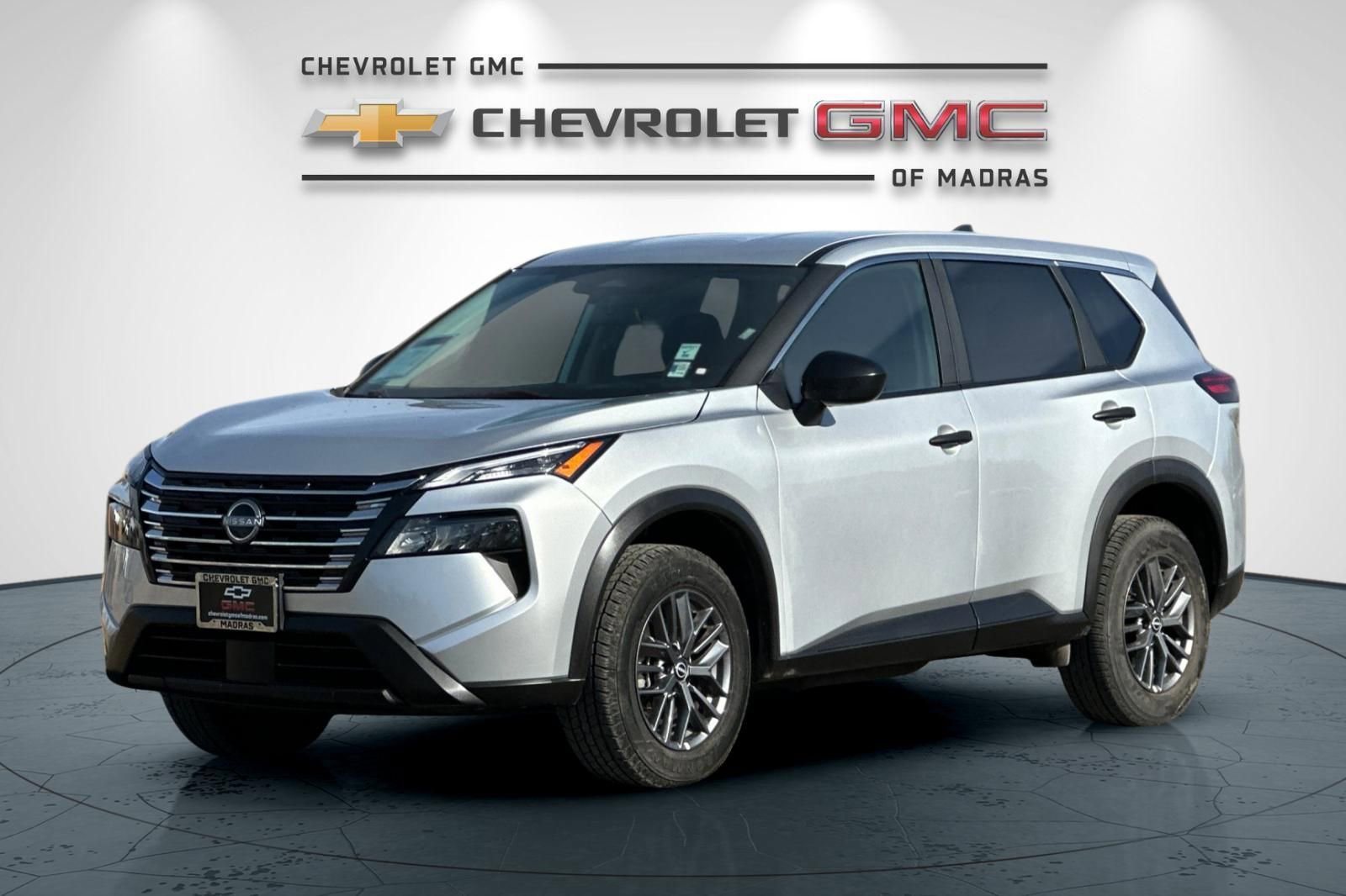 Used 2024 Nissan Rogue S image 7