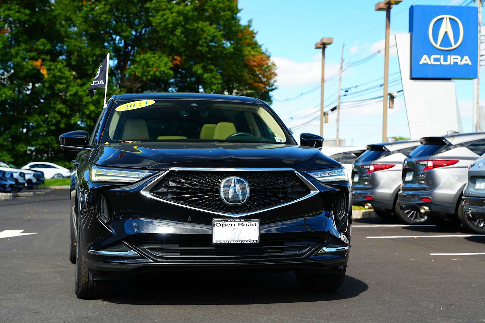 Used 2024 Acura MDX w/ Technology Package AWD/4WD image 2