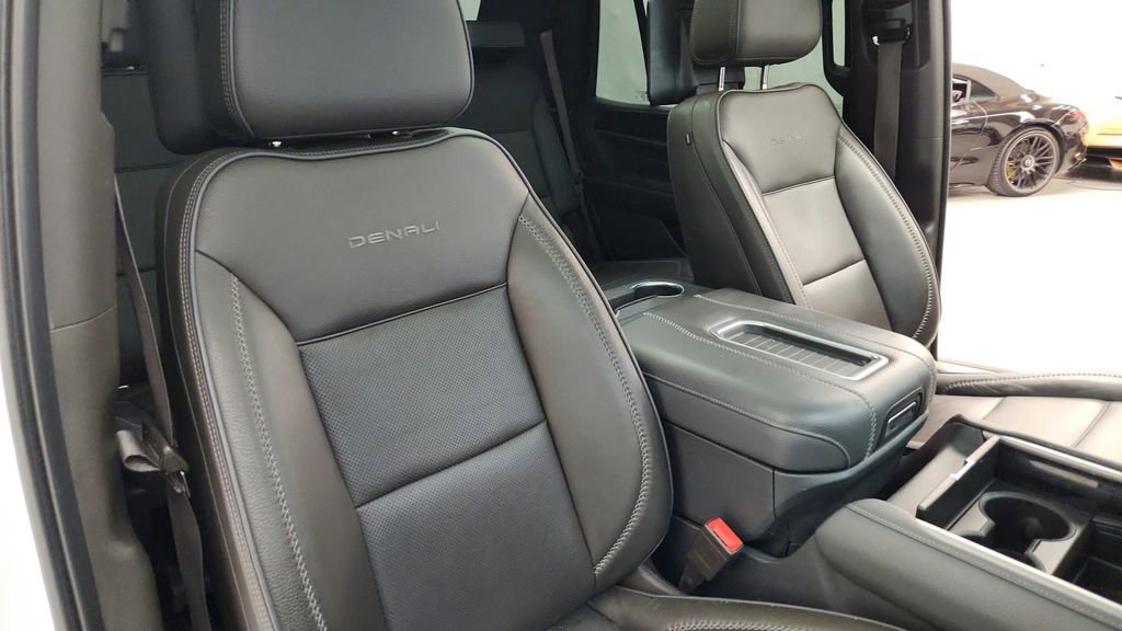 Used 2021 GMC Yukon Denali w/ Denali Ultimate Package image 30