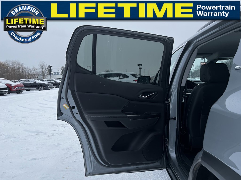 Certified 2023 GMC Acadia SLT w/ Trailering Package image 28