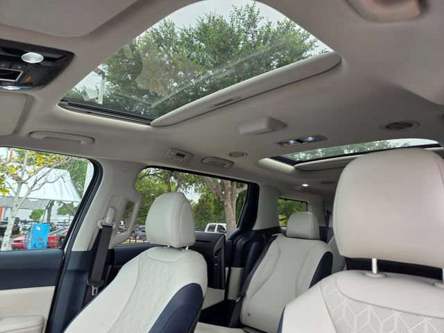 Used 2025 Kia Carnival SX FWD image 27