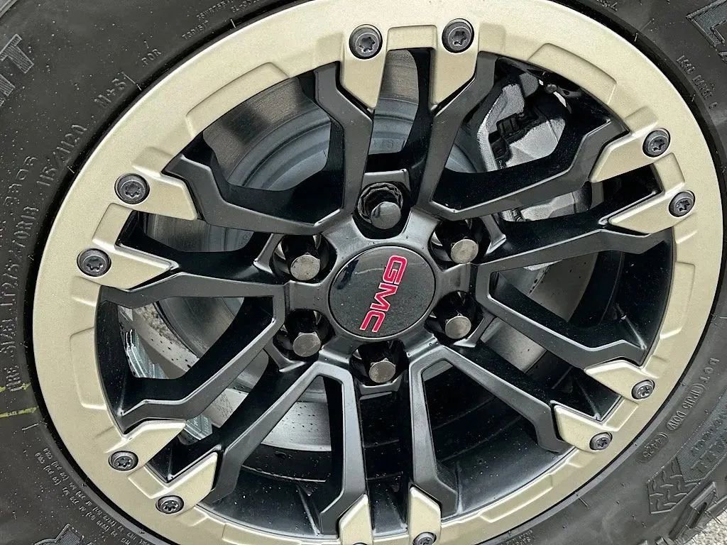 New 2026 GMC Sierra 1500 AT4X w/ LPO, Black Badging Package image 34