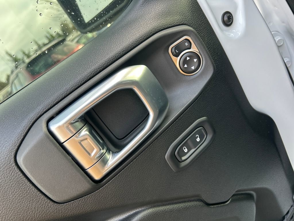 Used 2023 Jeep Wrangler Unlimited Rubicon w/ Steel Bumper Group image 19