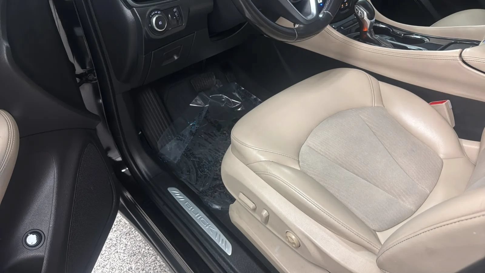Used 2017 Buick Envision Preferred FWD image 28