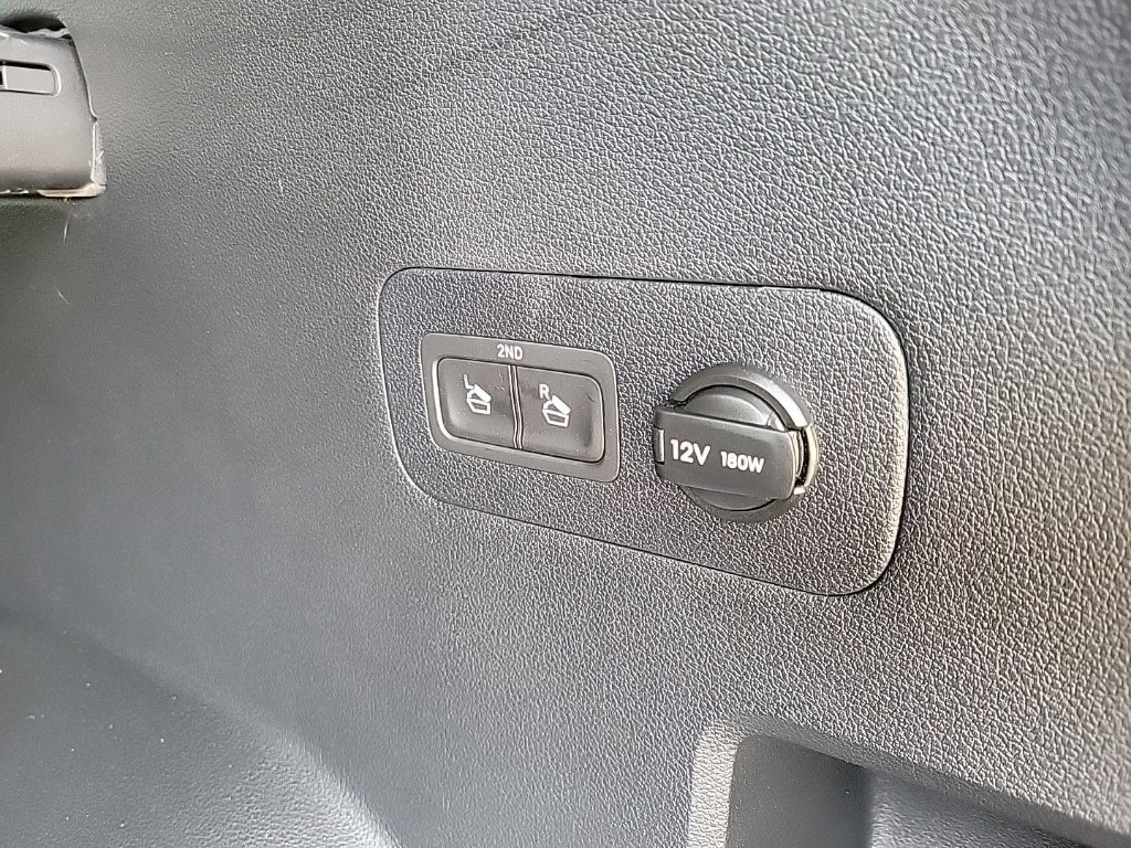 Used 2023 Hyundai Santa Fe Limited AWD/4WD image 18