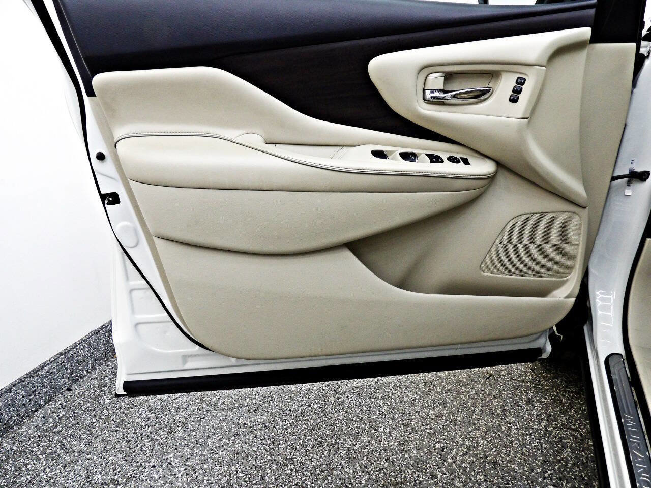 Used 2019 Nissan Murano Platinum w/ Cargo Package image 11