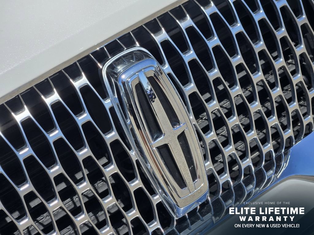 Used 2023 Lincoln Aviator AWD image 10