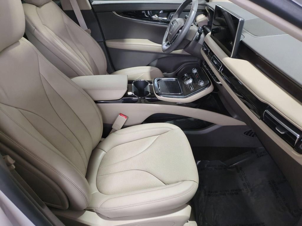 Certified 2023 Lincoln Nautilus Reserve image 32