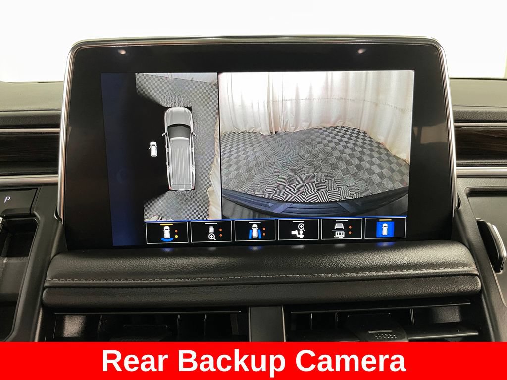 Used 2022 Chevrolet Suburban LT w/ LT Signature Package AWD/4WD image 3