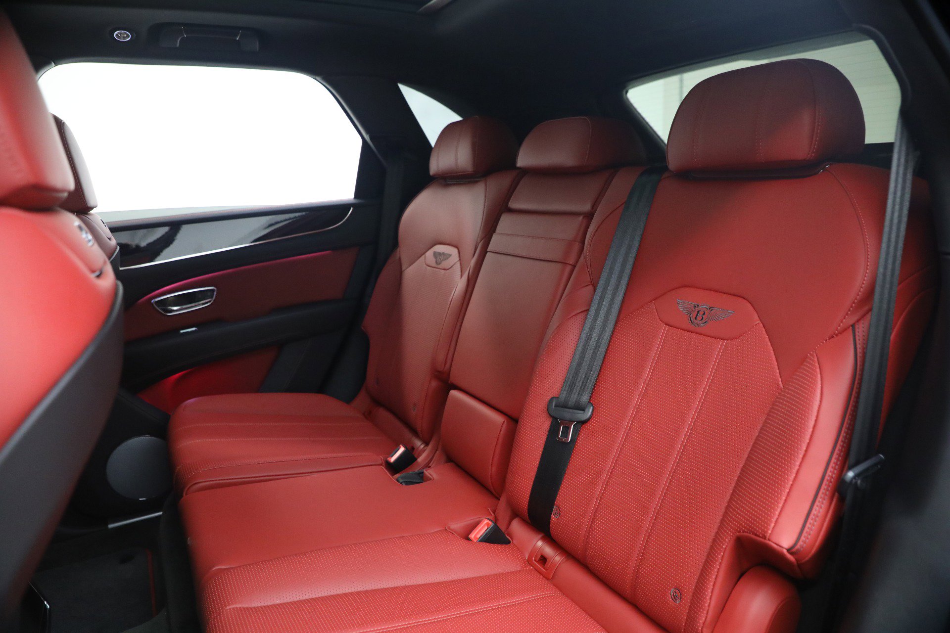 Used 2022 Bentley Bentayga image 24