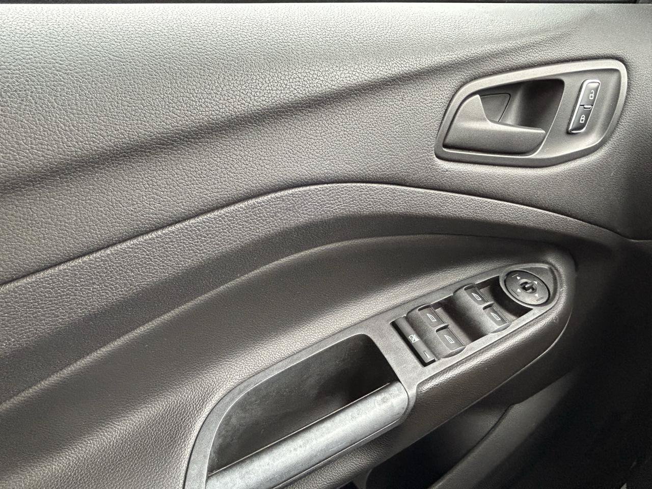 Used 2014 Ford Escape S FWD image 27