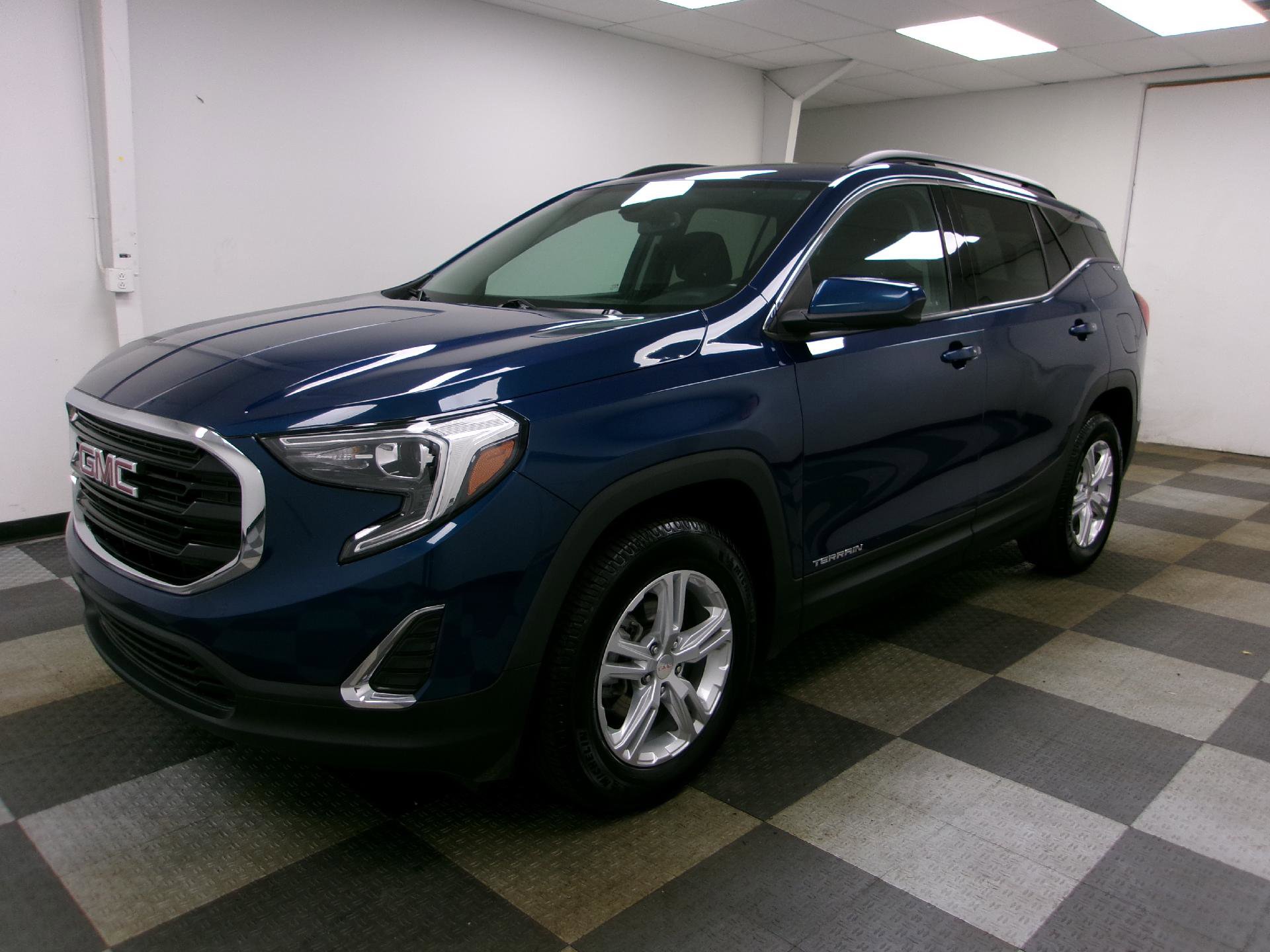 Used 2020 GMC Terrain SLE w/ Driver Convenience Package AWD/4WD image 1